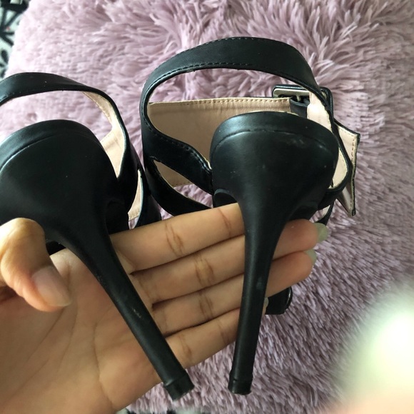 Black Heels - Picture 3 of 3